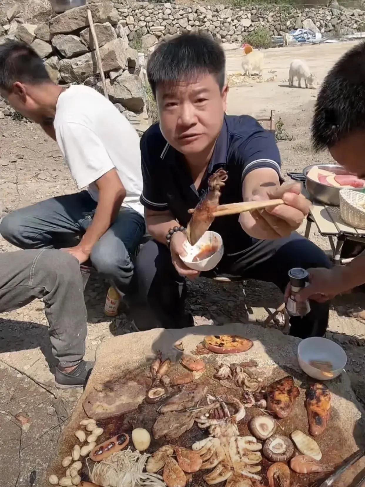 说实话，我挺羡慕反诈老陈的生活的！自由自在，无忧无虑！

每天刷视频都能刷到反诈