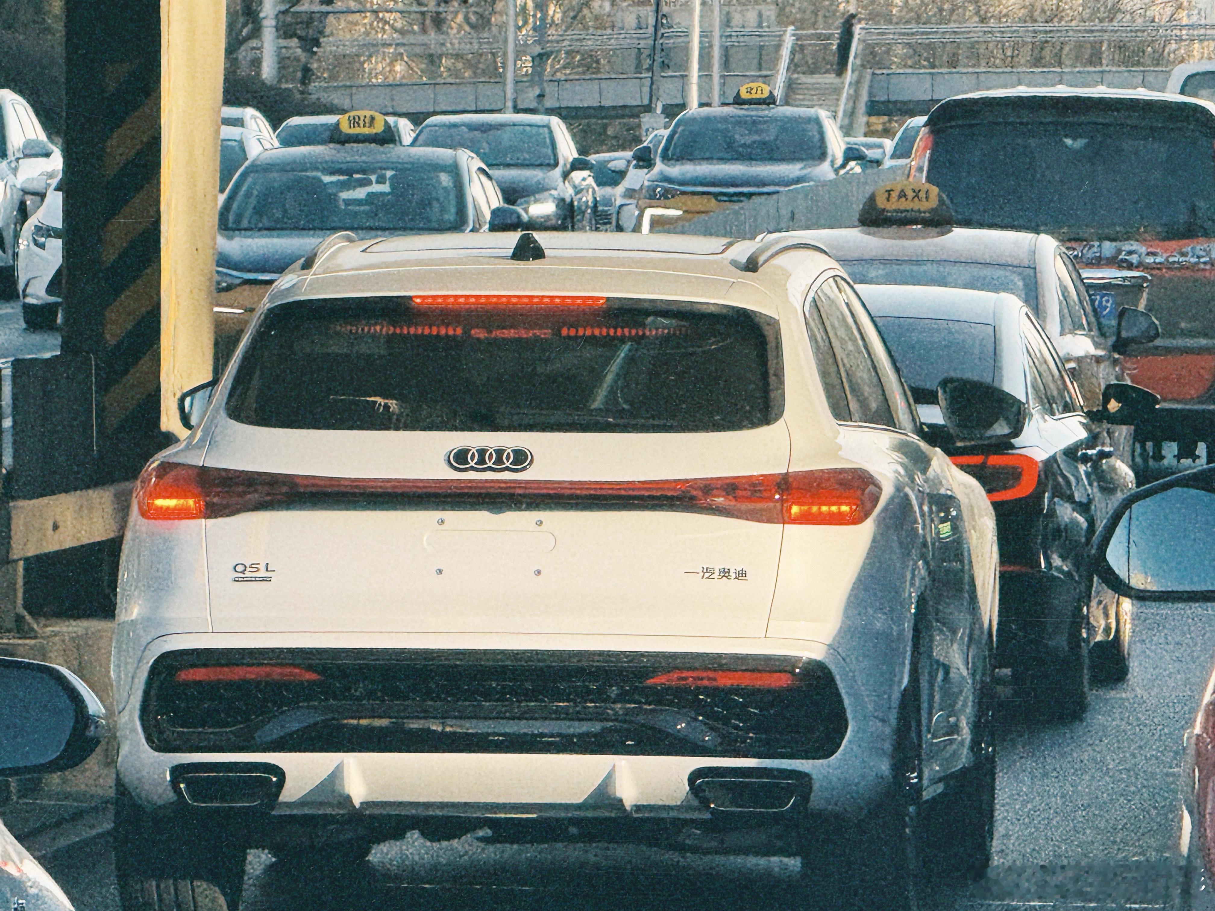 手速很快嘛！昨儿刚上市，今儿提车了！汽车人共创计划一汽奥迪q5l