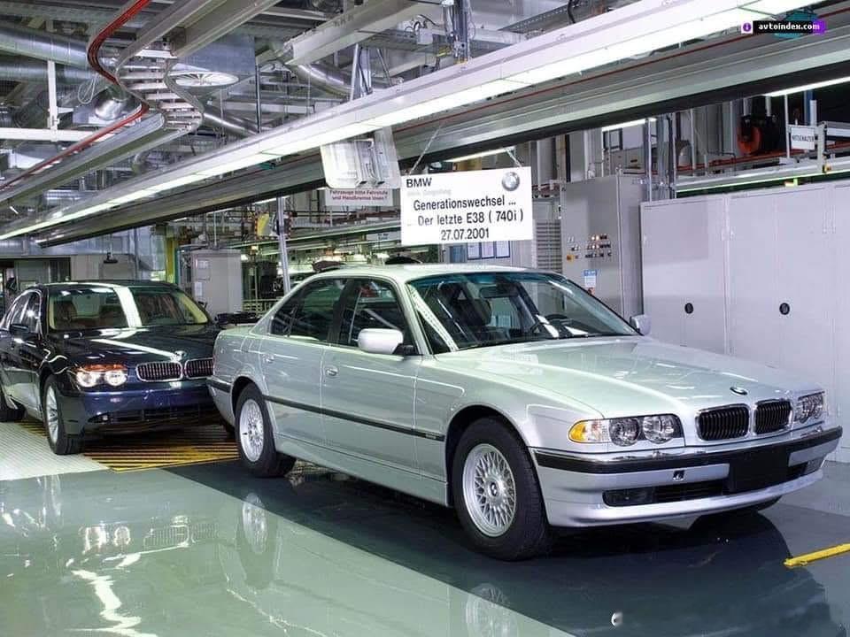 2001年7月27日，宝马E38（740i）最后一台下线 ​​​