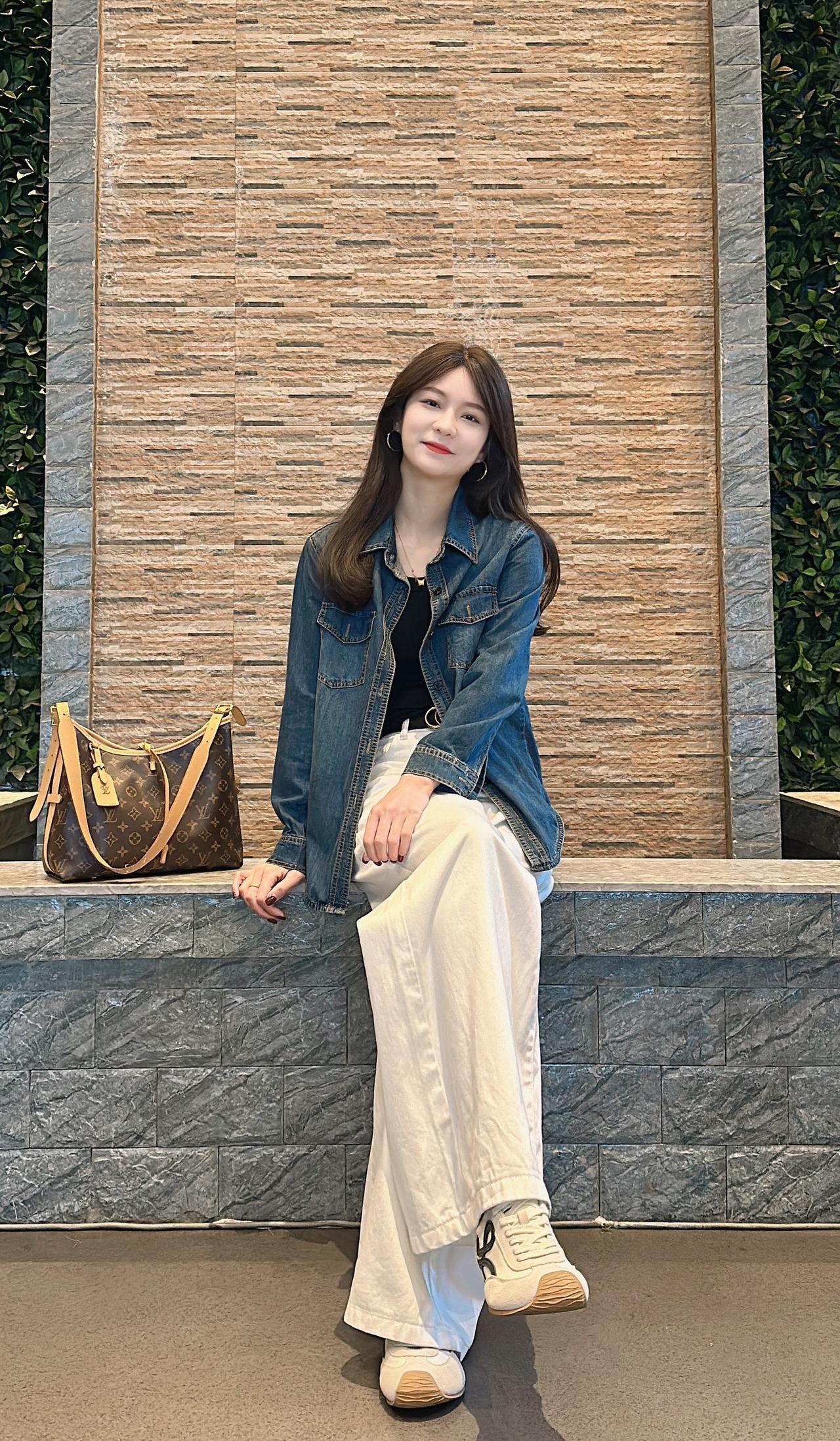 人人想要真诚与偏爱，可这世间处处是虚伪和新鲜感牛仔衬衫 春季穿搭