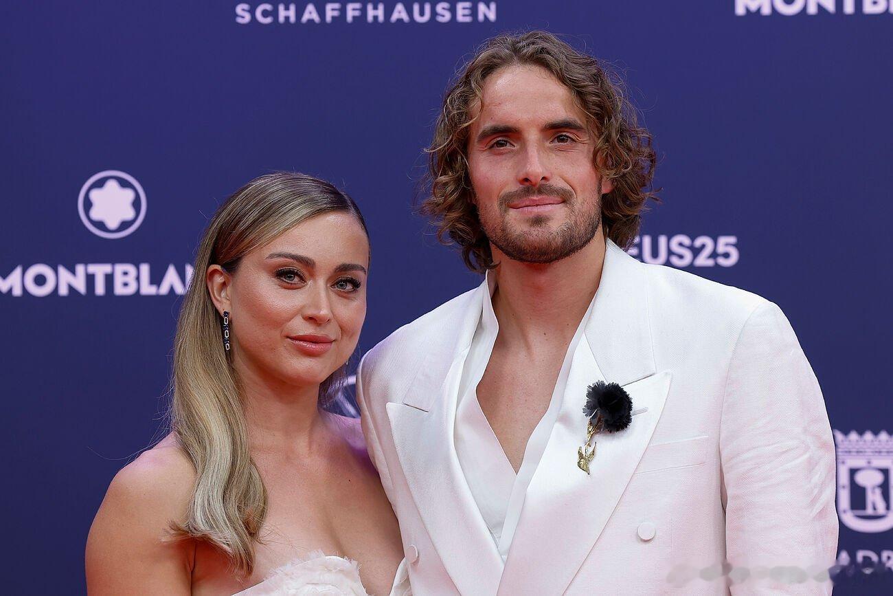 🇬🇷西西帕斯母亲谈儿子分手 “与巴多萨分手并不容易，他所遭受的痛苦比人们想象