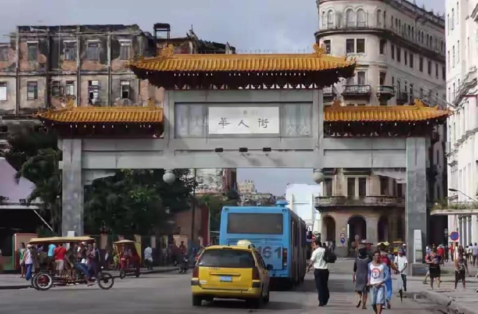 历史上古巴人和柬埔寨人对华人最狠。
当年拉美最大的唐人街其实在古巴，古巴华人也是