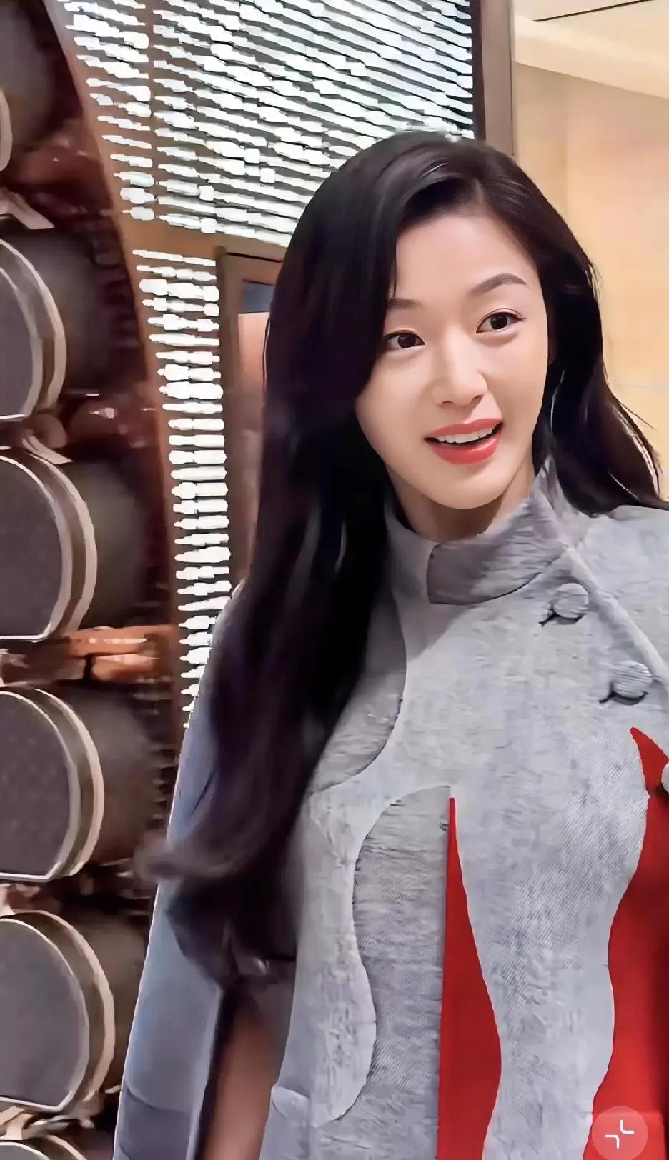 全智贤不道歉，是因为只要她一出现代言路易威登，立马就有很多的我们为她前赴后继为她