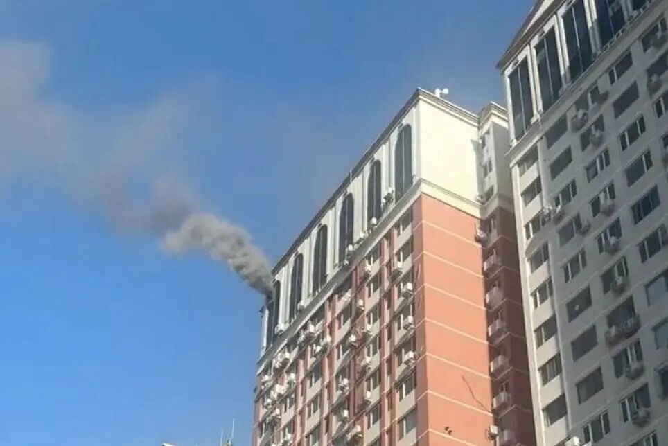 一起火灾3人被困，只有他毫发无伤！做对了什么？