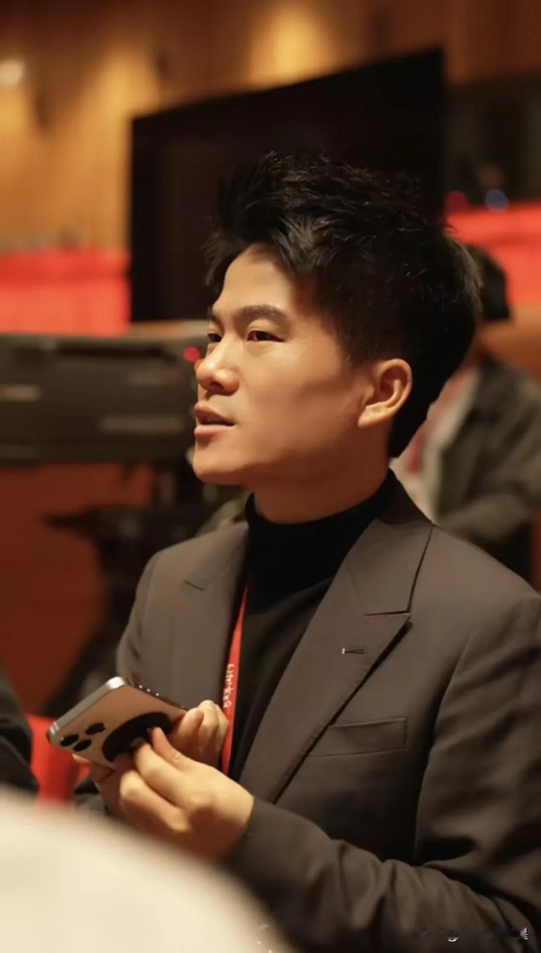董老师现场指导的视频来啦
不亚于省电视台的摄像设备
会带来一场不亚于省卫视的跨年
