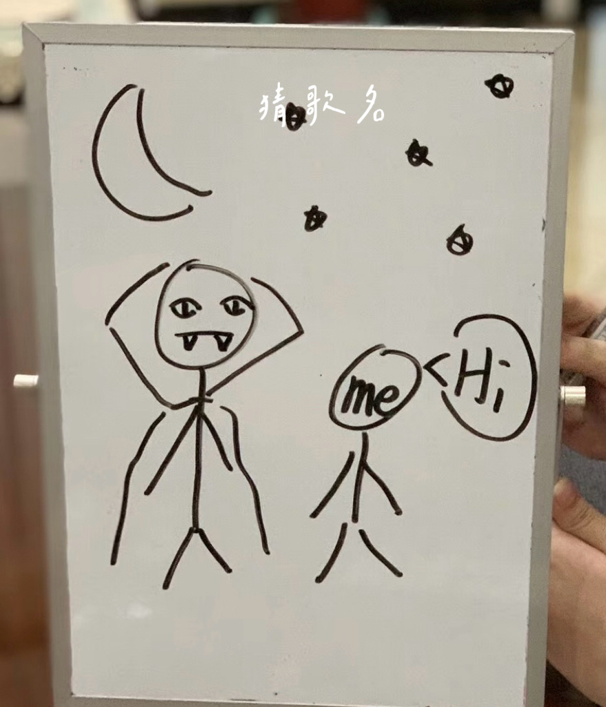 今天穿袜子时，惊觉这是我去年的生日礼物真是妈妈的好孩子啊！总是在可爱和搞怪之间横