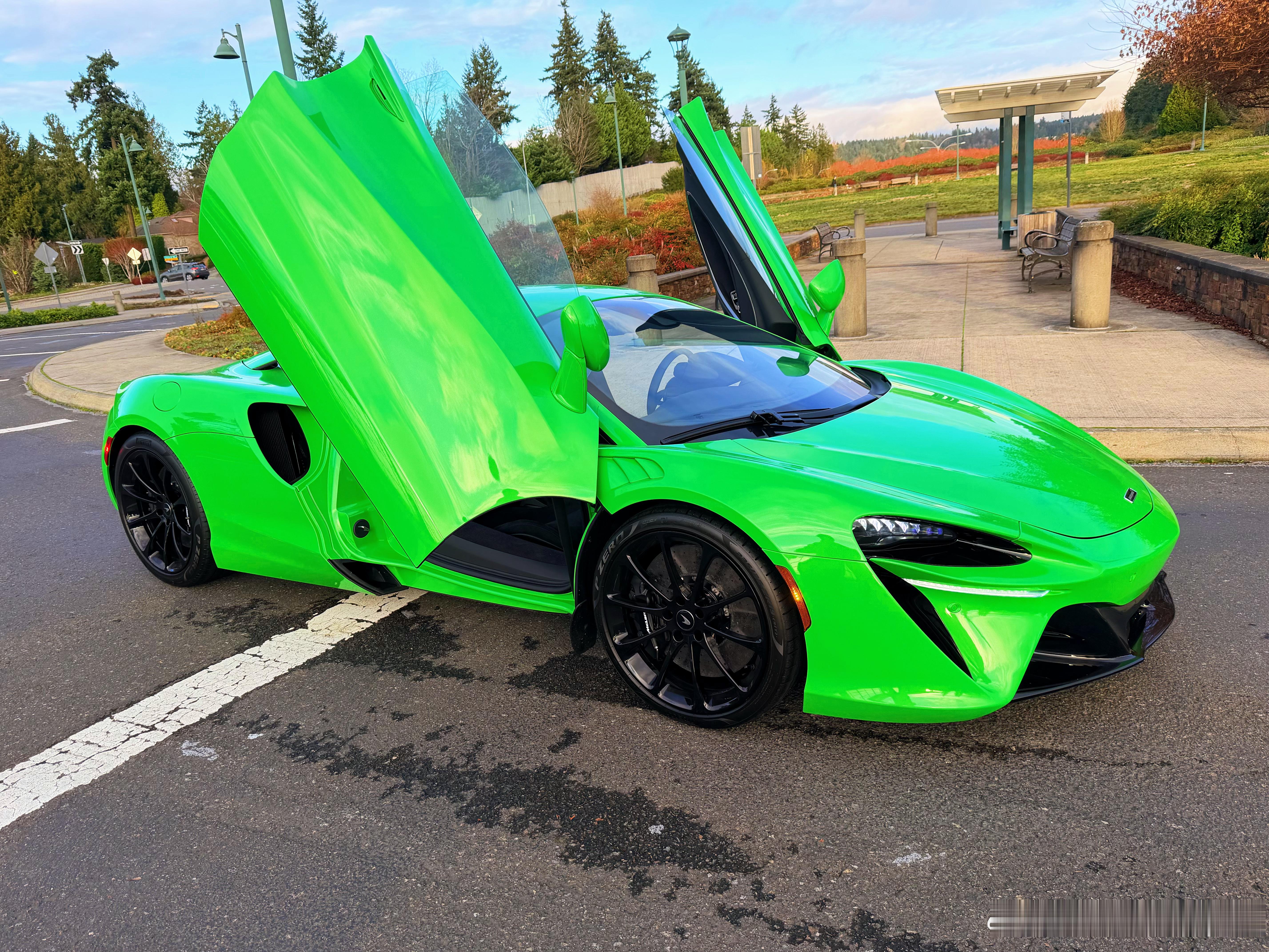 最近过于忙碌，这才送来迟来的新年祝福和今年的年度车，祝大家新年心想事成，都能开到