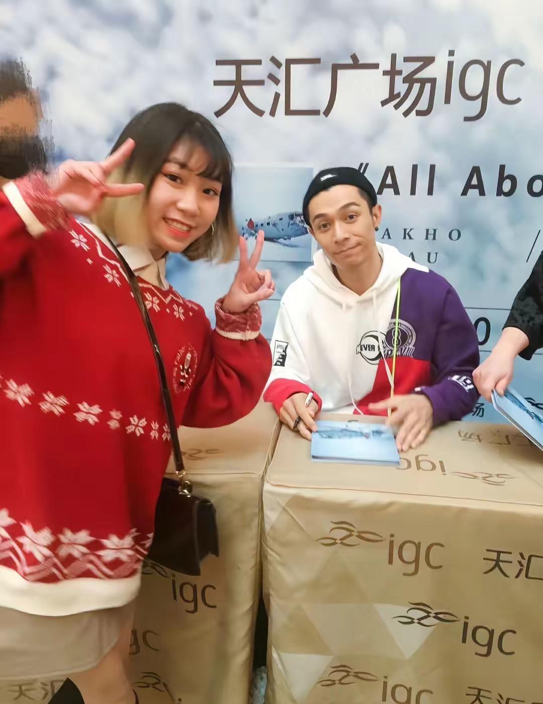 想当初心跳面红 告诉她 无惧怕 从“一辈子很短，要爱对的人”到“唯爱是一切好的答