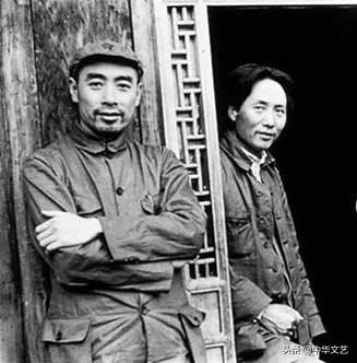 每当国庆节就一定会想起来的两个人，他俩带领我们翻身做了主人；是他们给我们创造了今