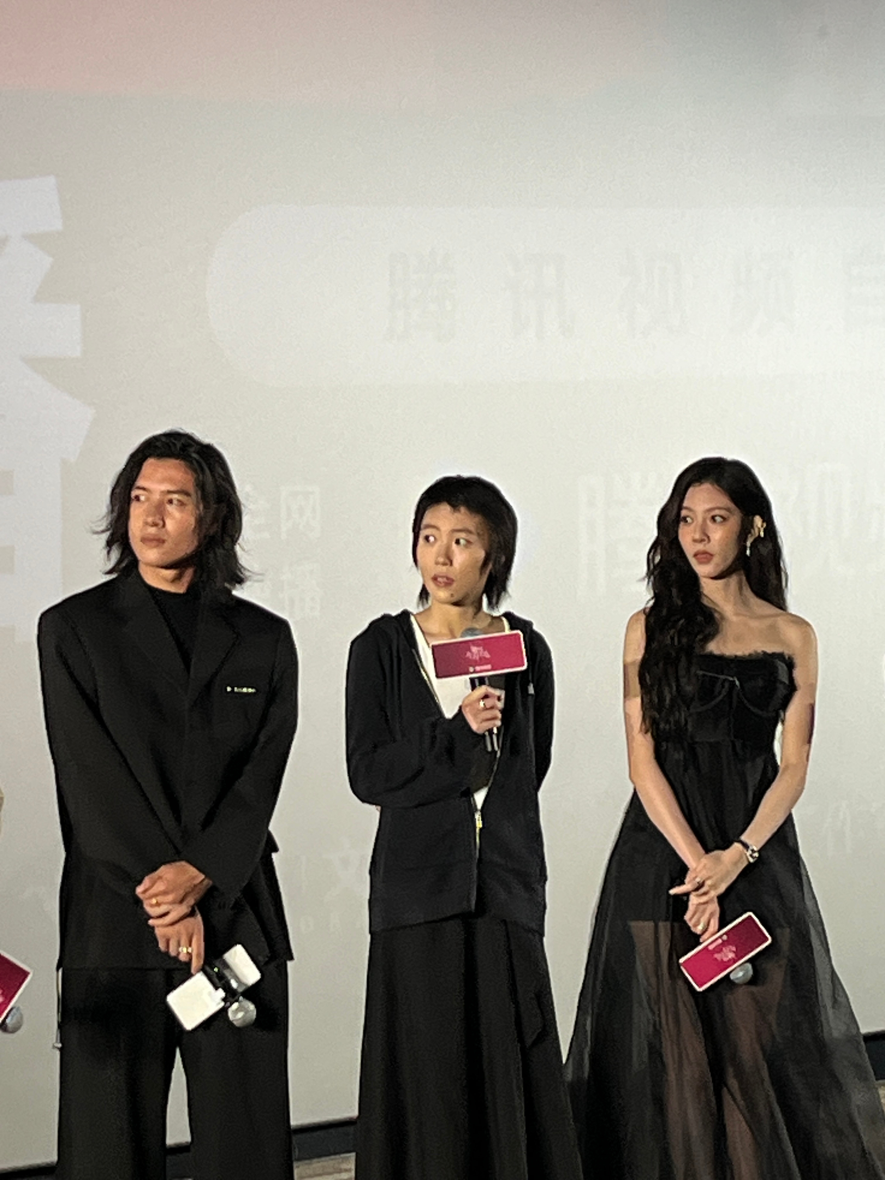 窦靖童新剧长发留了两年窦靖童新剧长发造型留了两年 ​​​