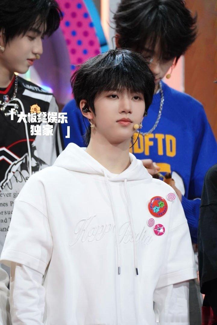 TF四代练习生川渝春晚大清生图，你一眼看到谁 