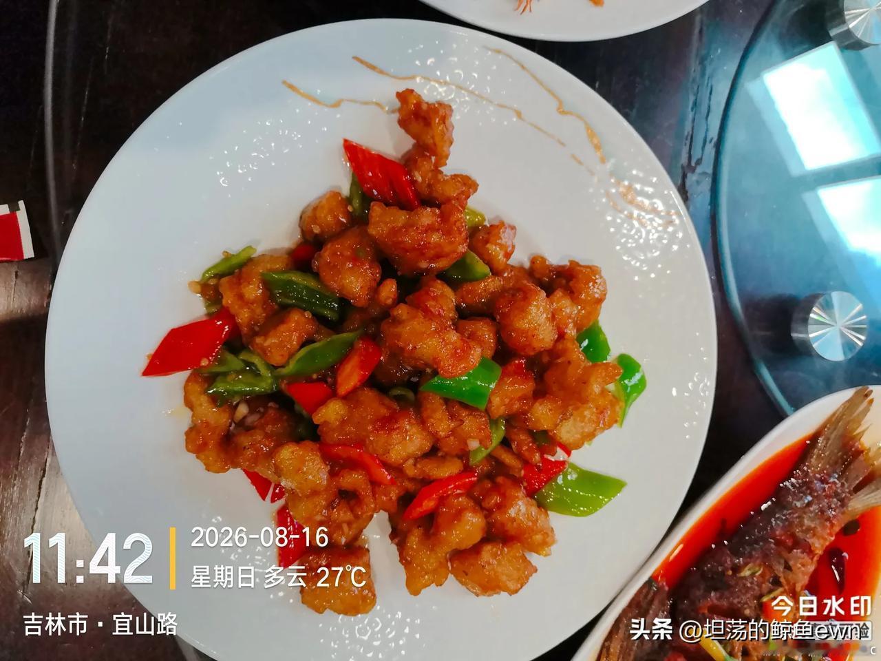 退休以后最让人感动的是，当你已经退休了，无职无权了，也没有什么利用价值了，你身边