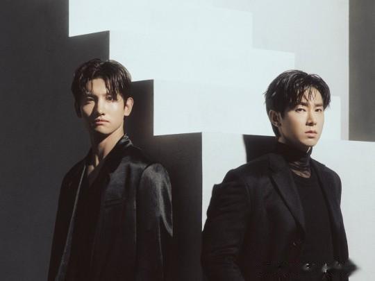 #东方神起#将于12月26日推出第九张正式专辑。
　　东方神起的经纪公司SM娱乐