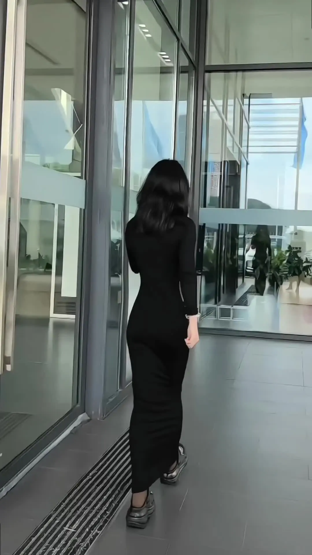 于是我看着你 突然就好想叹气突然就好想叹气