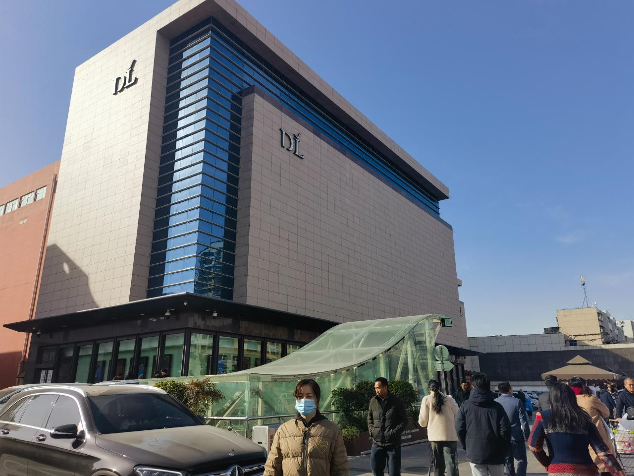 发现个挺有意思的现象：凡是给胖东来供货的商家，不管之前销量多大、人脉多广、路子多