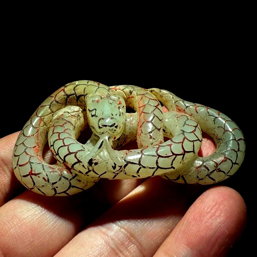 古玉杂谈 收藏为了什么？往简单的说；“就是喜欢呗”。你说假也行，他说真也行。爱怎