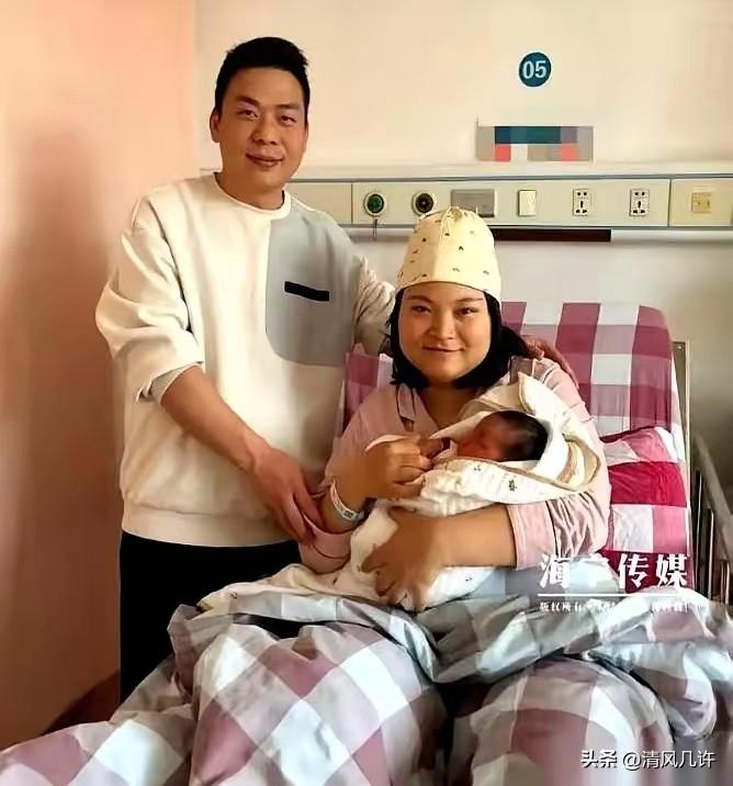 浙江海宁一台剖腹产手术，孩子顺利抱出来了。但医生清理胎盘的时候，钳子突然碰到了一