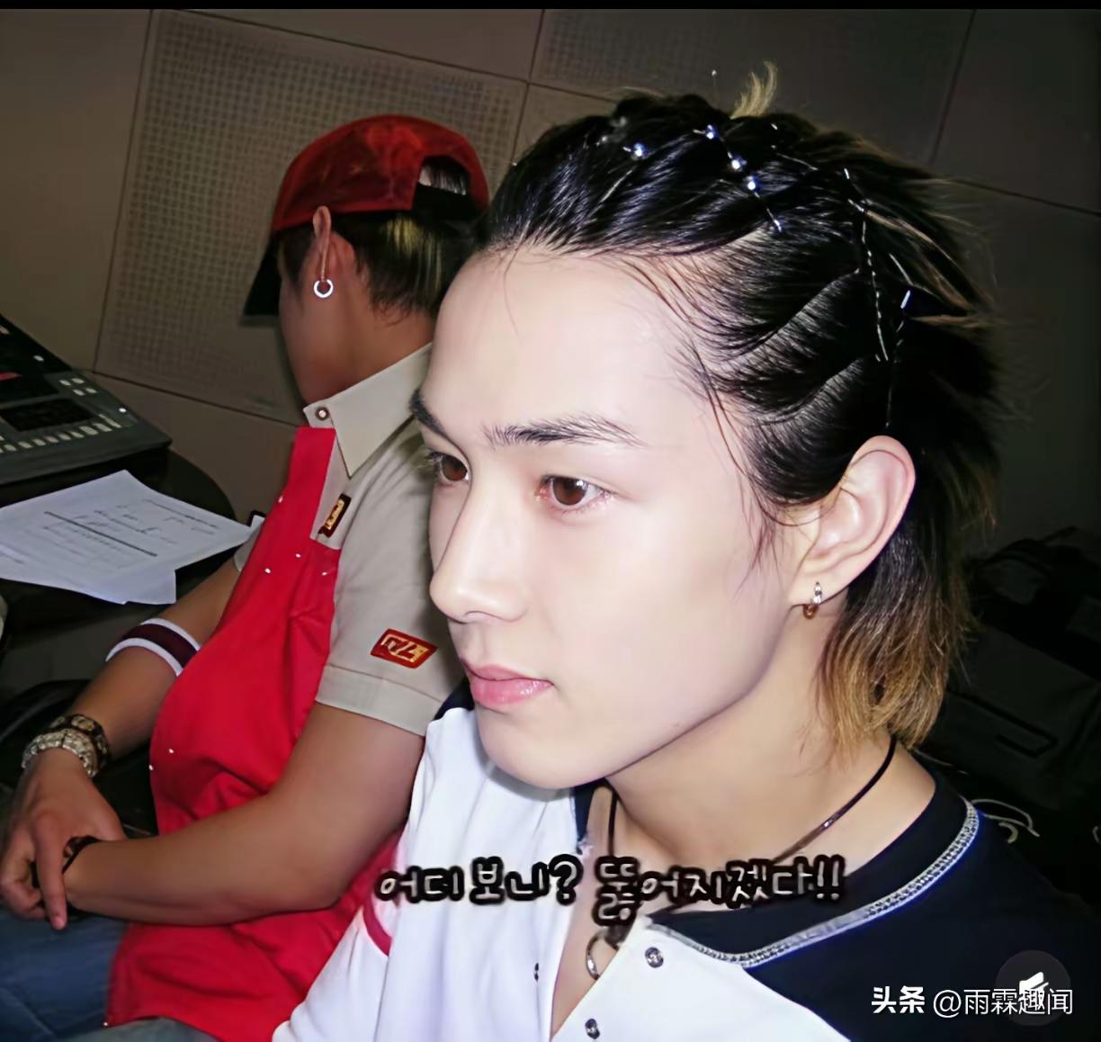 又是羡慕戚薇的一天
第三张真好看，眼睛亮亮的
如果他是女孩儿肯定是个美人[舔屏]