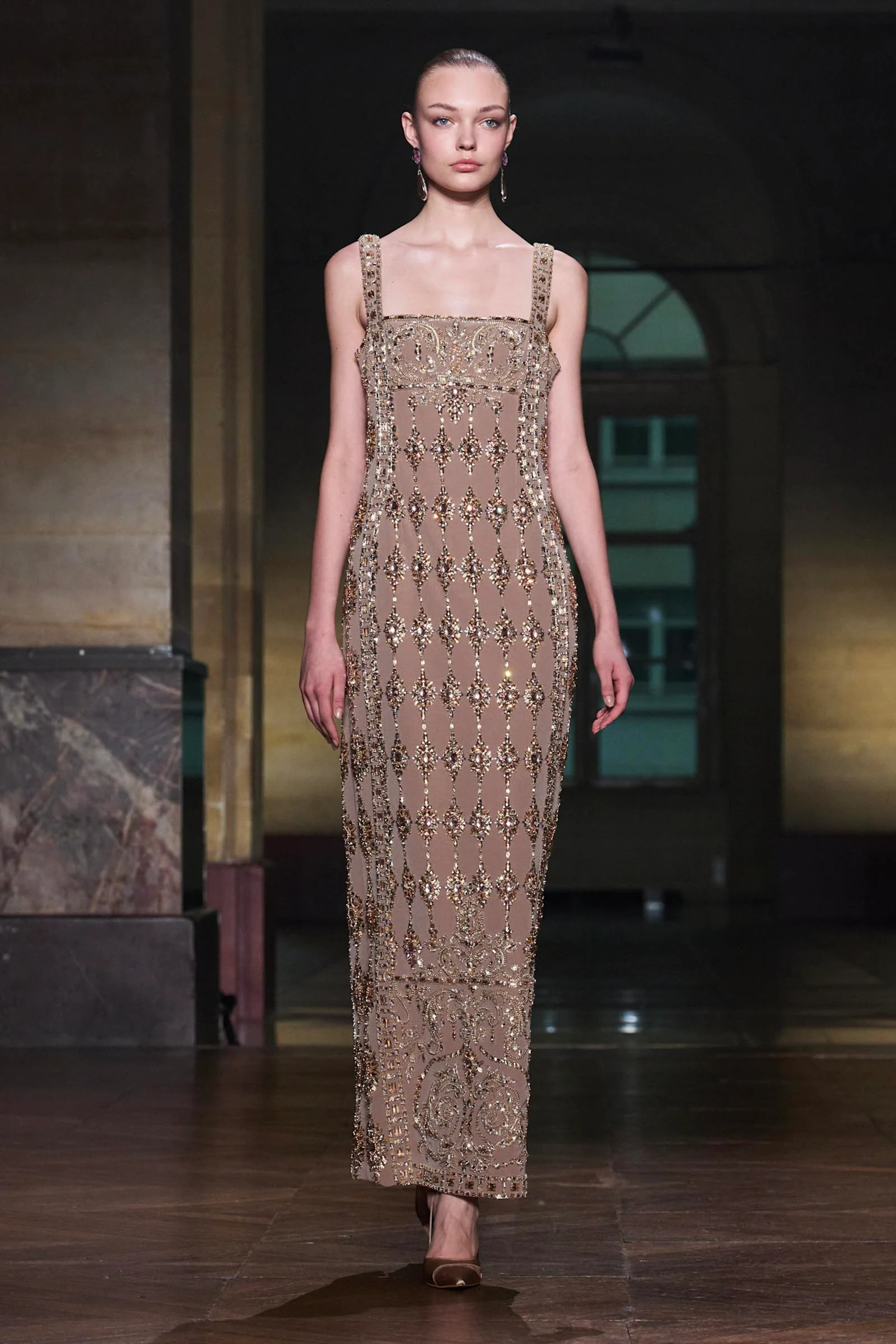 张元英  in  Georges Hobeika  Fall 2025 Cout