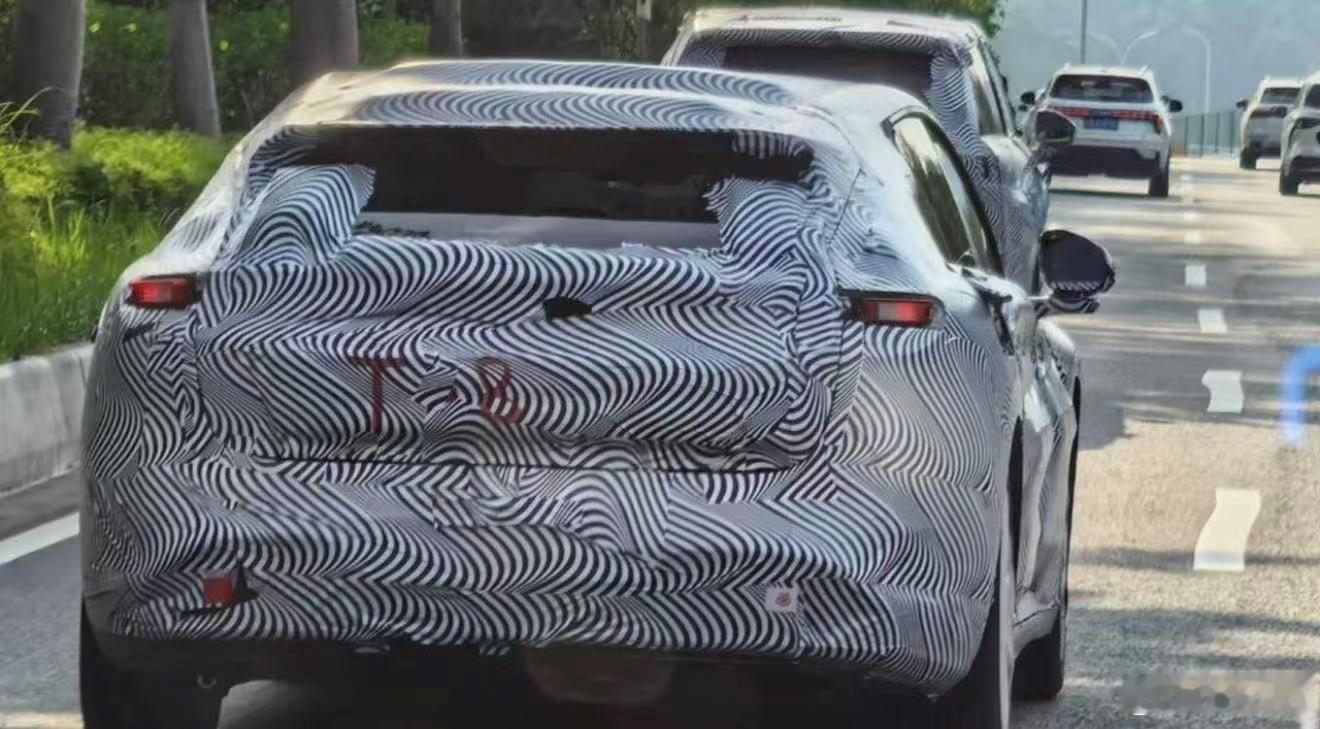 小鹏MONA将新增D11紧凑型SUV、D11T旅行瓦罐两款车型，子品牌矩阵持续扩