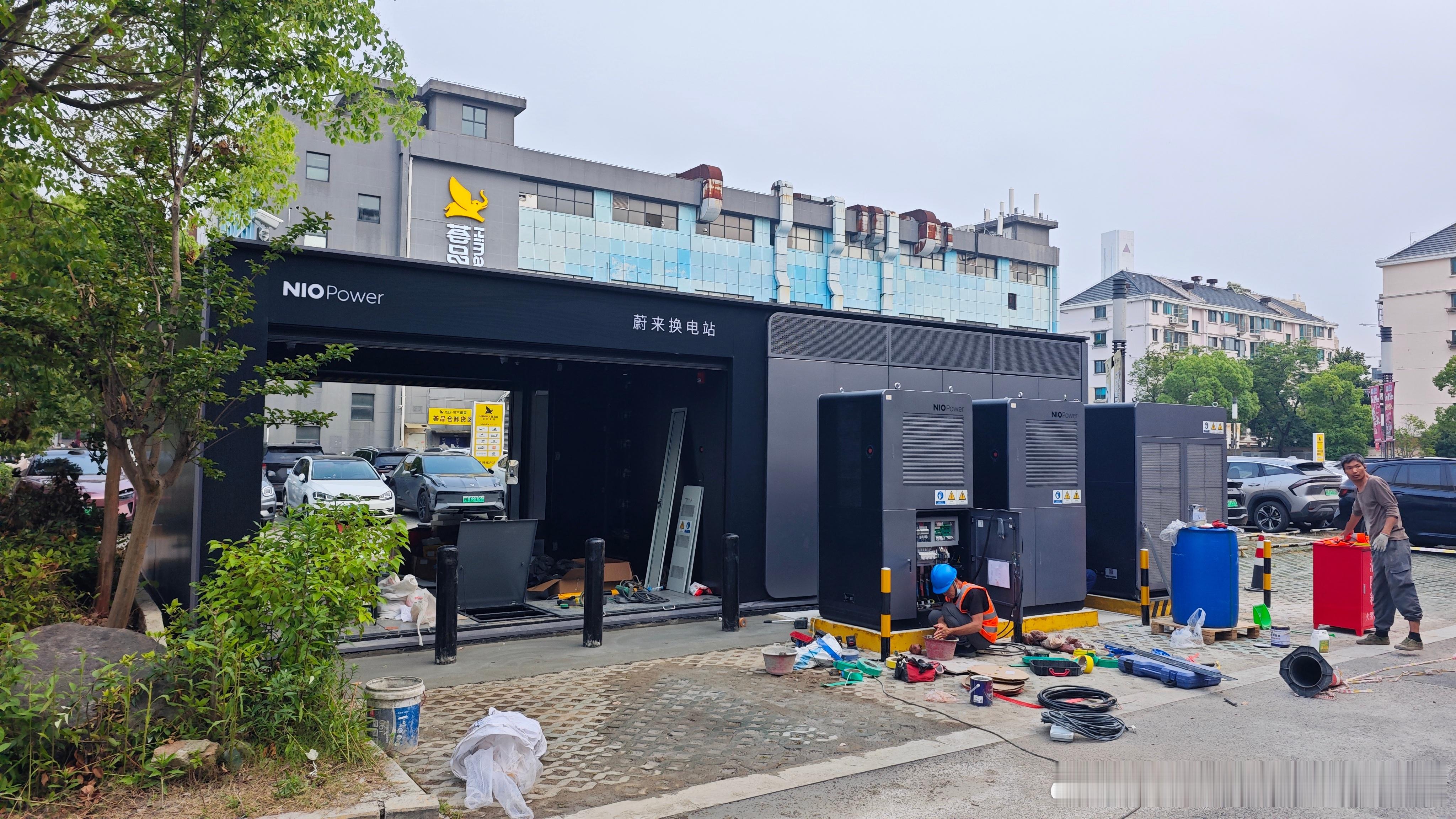 突然发现家里旁边又要新增一座换电站了蔚来