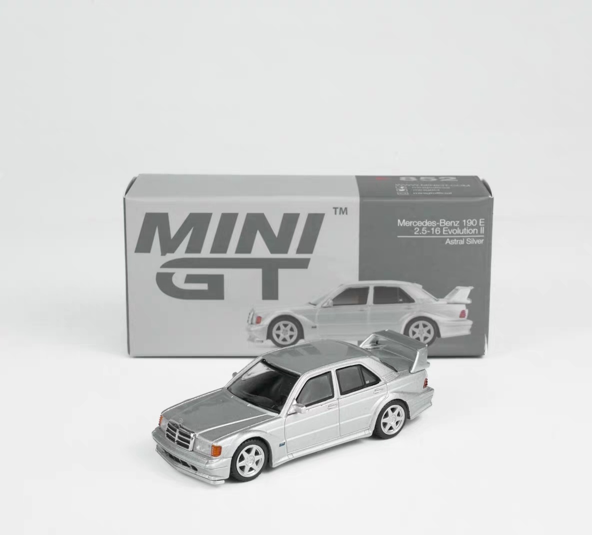 30天模型连送挑战 第126期今天【抽奖】送出的是： 奔驰 Benz 190E 