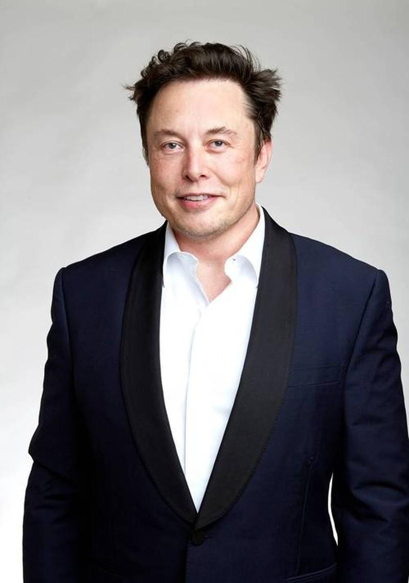 网传马斯克说过一句话：懒惰三五年，智商都会掉。这话查无出处，但他本人的经历，比这