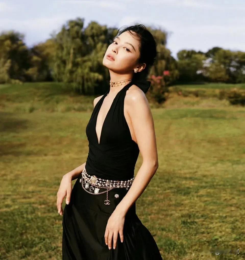 蕾子还是太真了，毕竟对于一个真性情的人来说，拿了奖，行业内却有人公开评价你“扯头