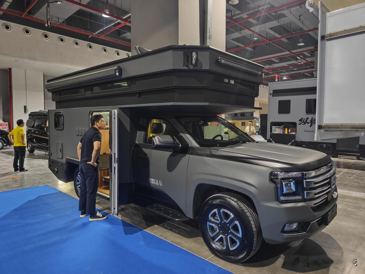 分享我这周有趣的事：齐星最近发布的新一代硬升顶越野房车关注度相当高，在本月初举办