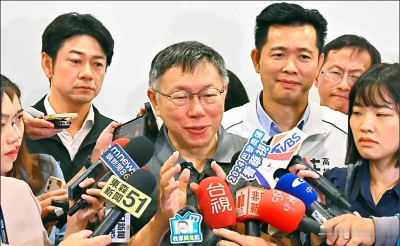 简舒培指亲签京华城案  柯文哲酸：简七段 没信用

民进党台北市议员简舒培指前台