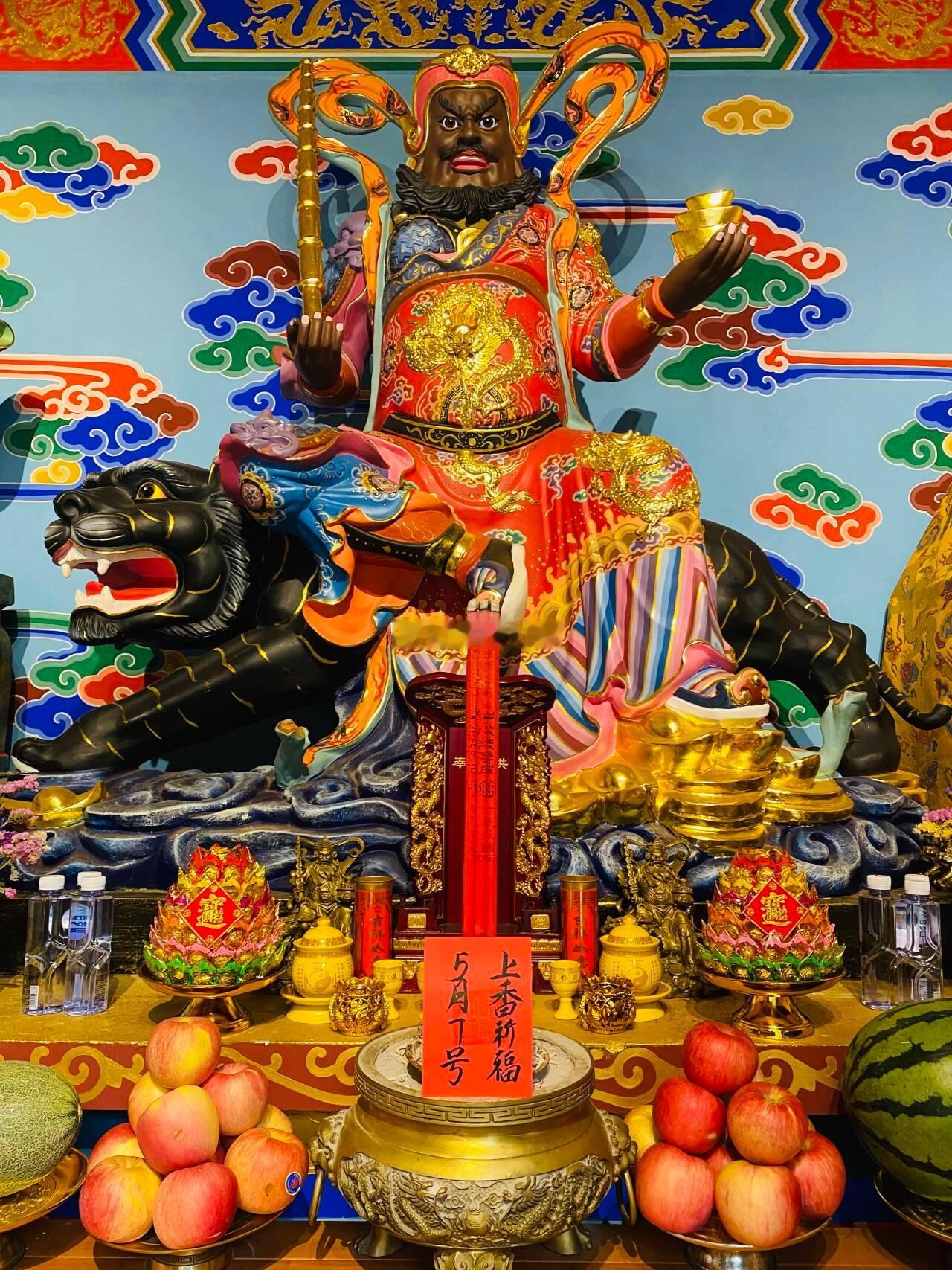 今日黄道吉日，心地善良的你会有好事发生在你身上，5月7号师父在财神殿为所有点赞的