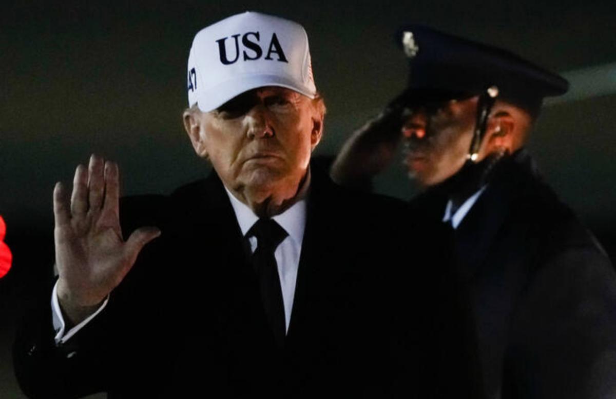 【伊朗给美国打电话求谈判，特朗普吹牛？】

就在特朗普磨刀霍霍，筹划攻击伊朗之际