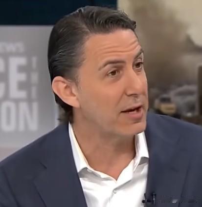 拜登政府高级能源顾问霍克斯坦警告，霍尔木兹海峡关闭已导致全球燃料短缺，油价和机票