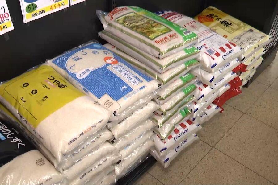 日本大米价格又双叒叕涨了！12月5日消息，日本公布的大米平均销售价再破纪录。截至