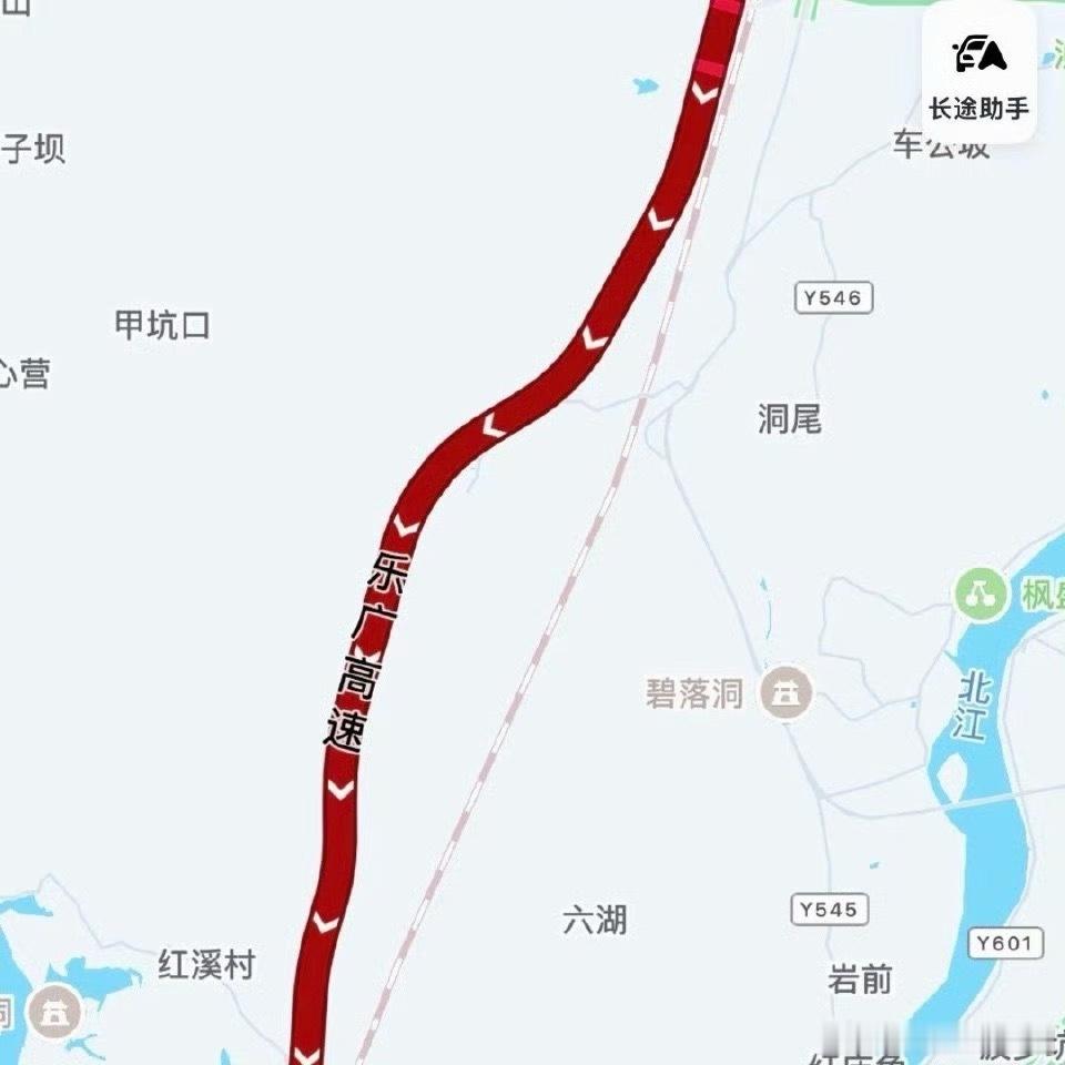 返程堵车原以为卡着假期尾巴错峰，能一路畅通狂飙，结果刚上高速就陷入“车海”“原以