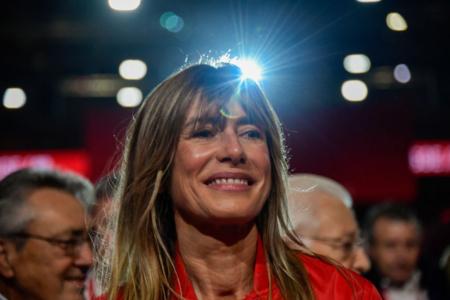 西班牙首相夫人摊上事了
周六（6月20日），西班牙法院下令首相桑切斯的夫人戈麦斯