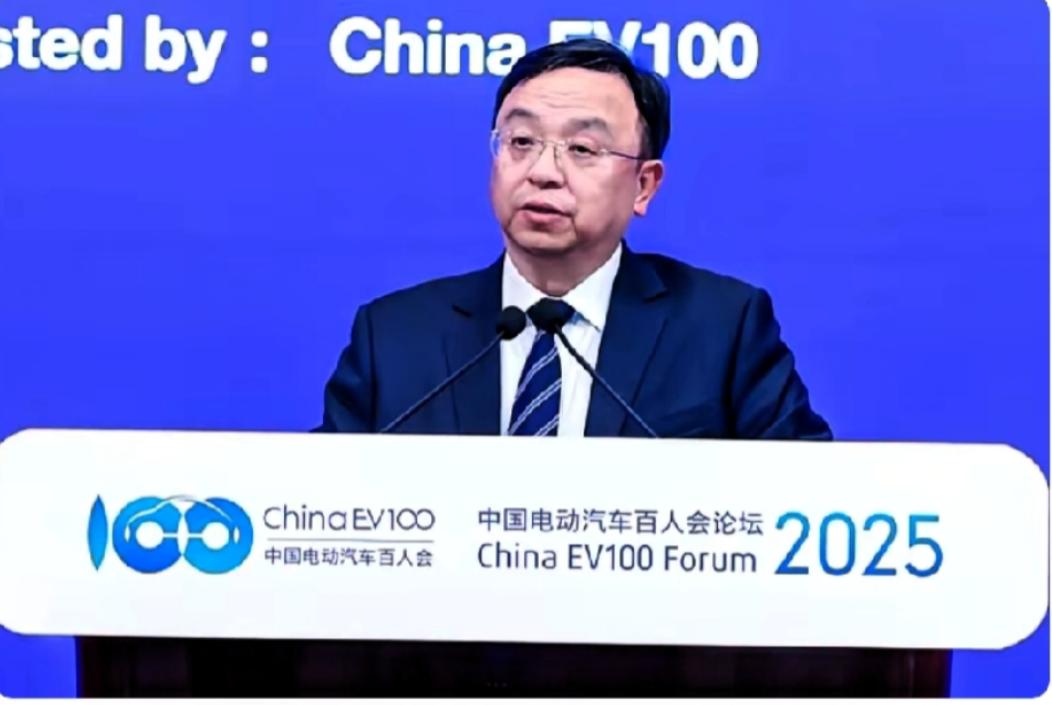 伤害性不大，侮辱性极强！比亚迪王传福在重庆汽车论坛上再次语出惊人，他毫不留情地批