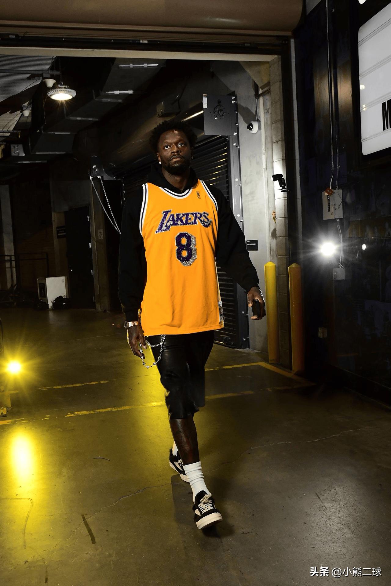 铭记传奇！兰德尔今日身披科比8号球衣步入湖人主场加密网站球馆

阿德巴约83分超