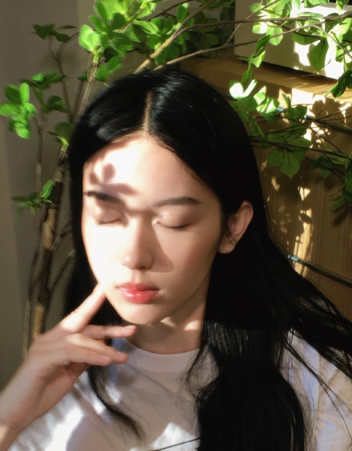 周也 这束光打的刚刚好，氛围感满满 
