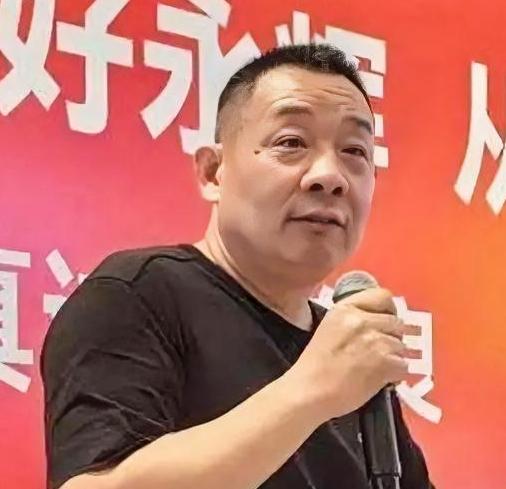 于东来，我奉劝你一句，做人别太嚣张！你知不知道你给别人每人退3000块钱，你让别