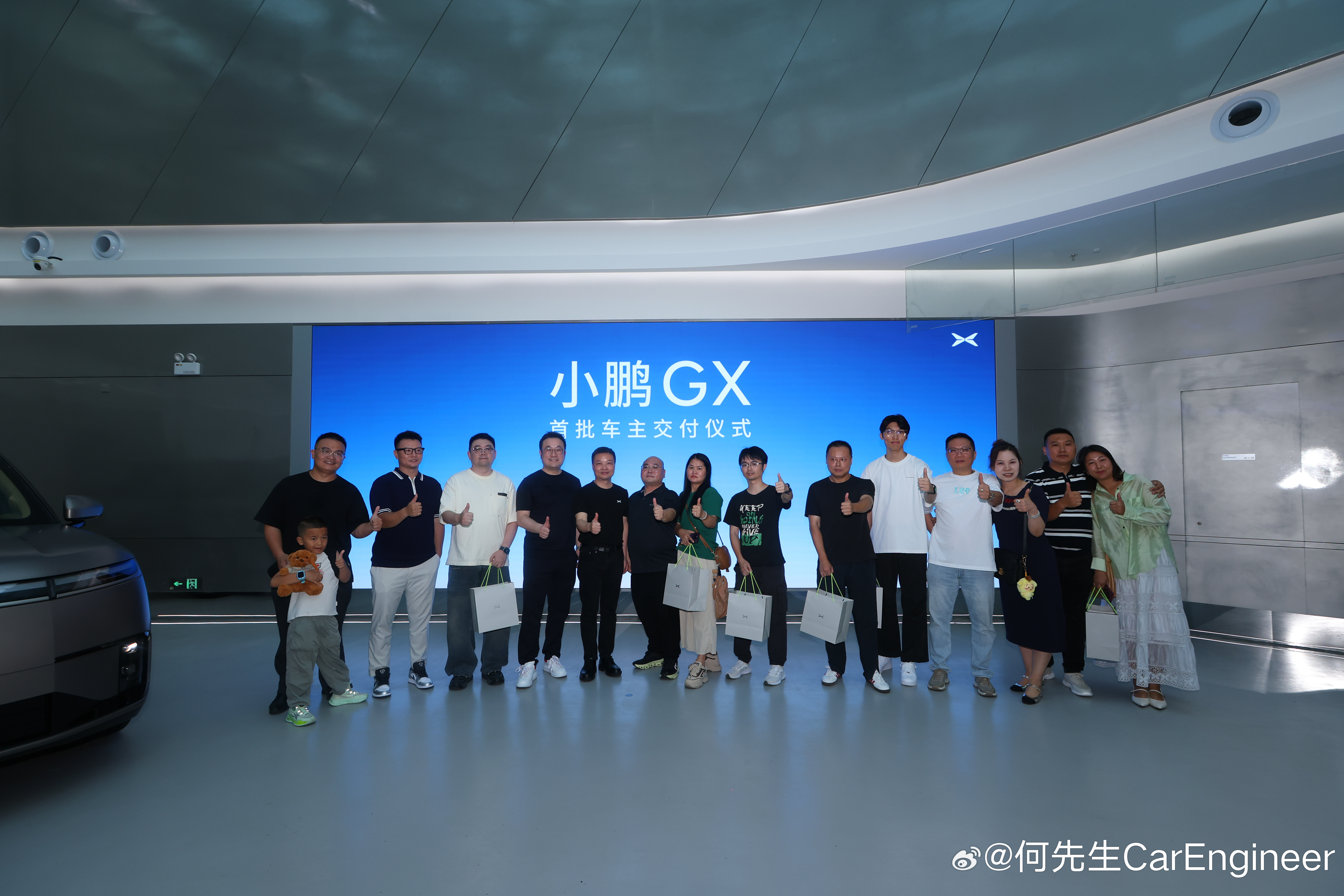 小鹏GX开启大规模交付来自天津大学博士汽车设计高级工程师双胞胎奶爸六口之家之主微
