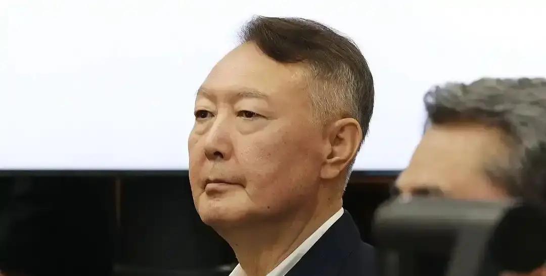 權力退場後，韓國總統幾乎都要和法庭打交道。
 
最近網路上流傳一段說法，稱有人在