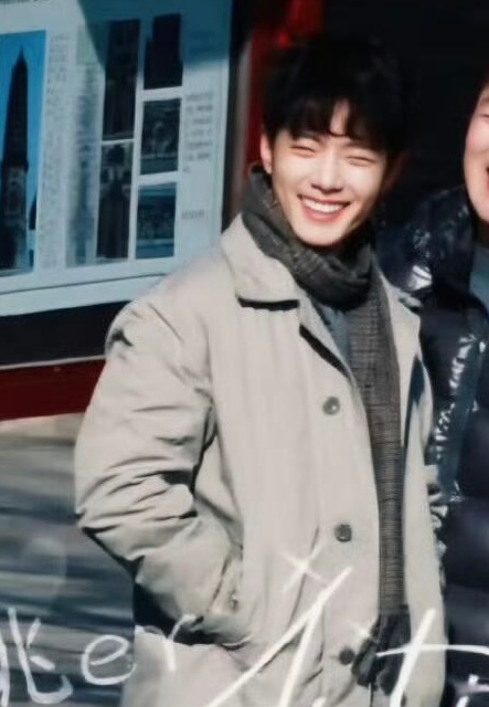 你们怎么都在看亮亮，我也要看 