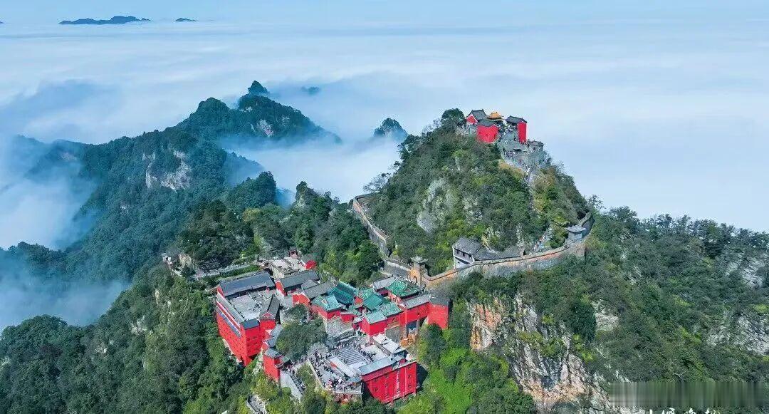 武当山景区太和索道2026年暑期优惠政策暑期已至，趁着西十高铁开通的东风，武当山