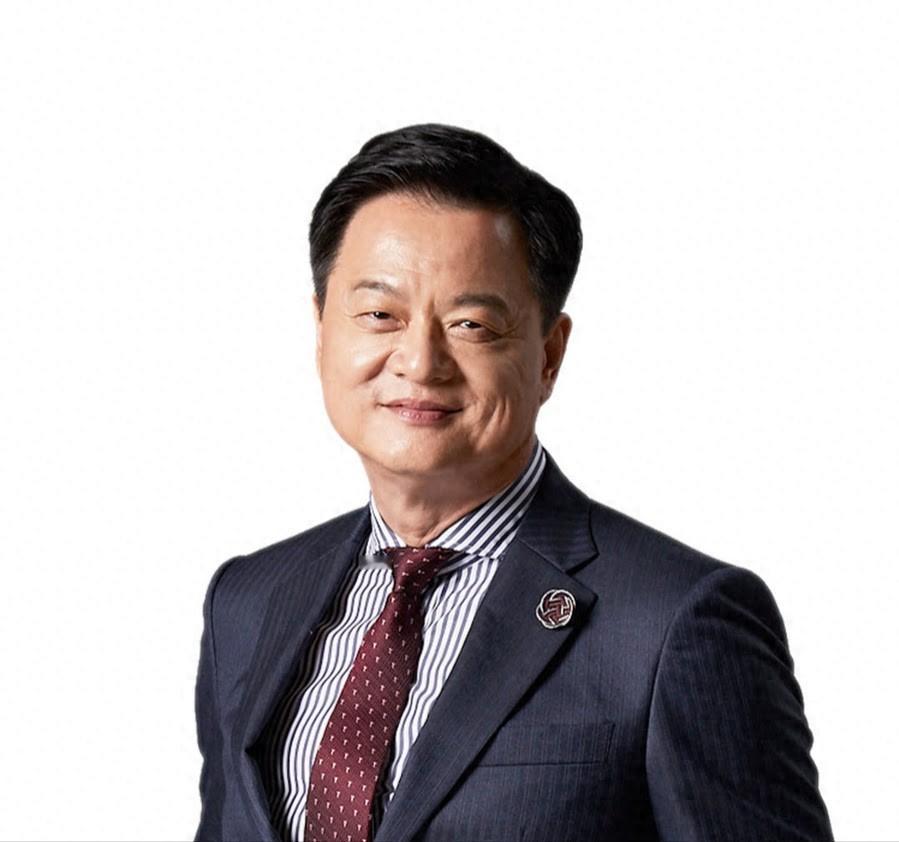 旺旺集团副董事长周锡玮说:马英九多次去大陆，受到大陆的热情接待。这次“正义使命-