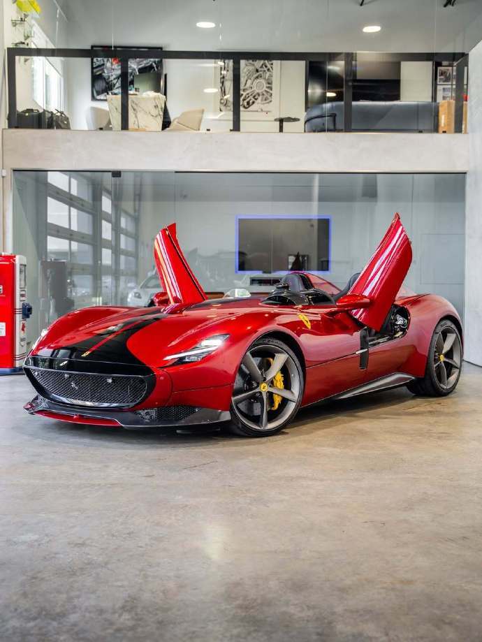 法拉利Monza SP2，喜欢这个颜色吗？全球汽车[超话] ​​​