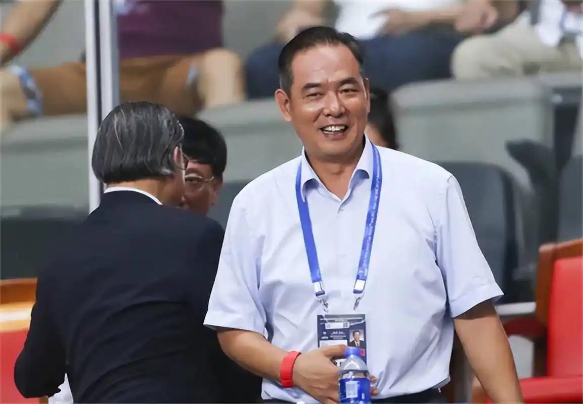 国乒男单翟家乐、王吉轩、刘子航排名小组第一出线晋级，最终资格赛决胜轮全部输给对手