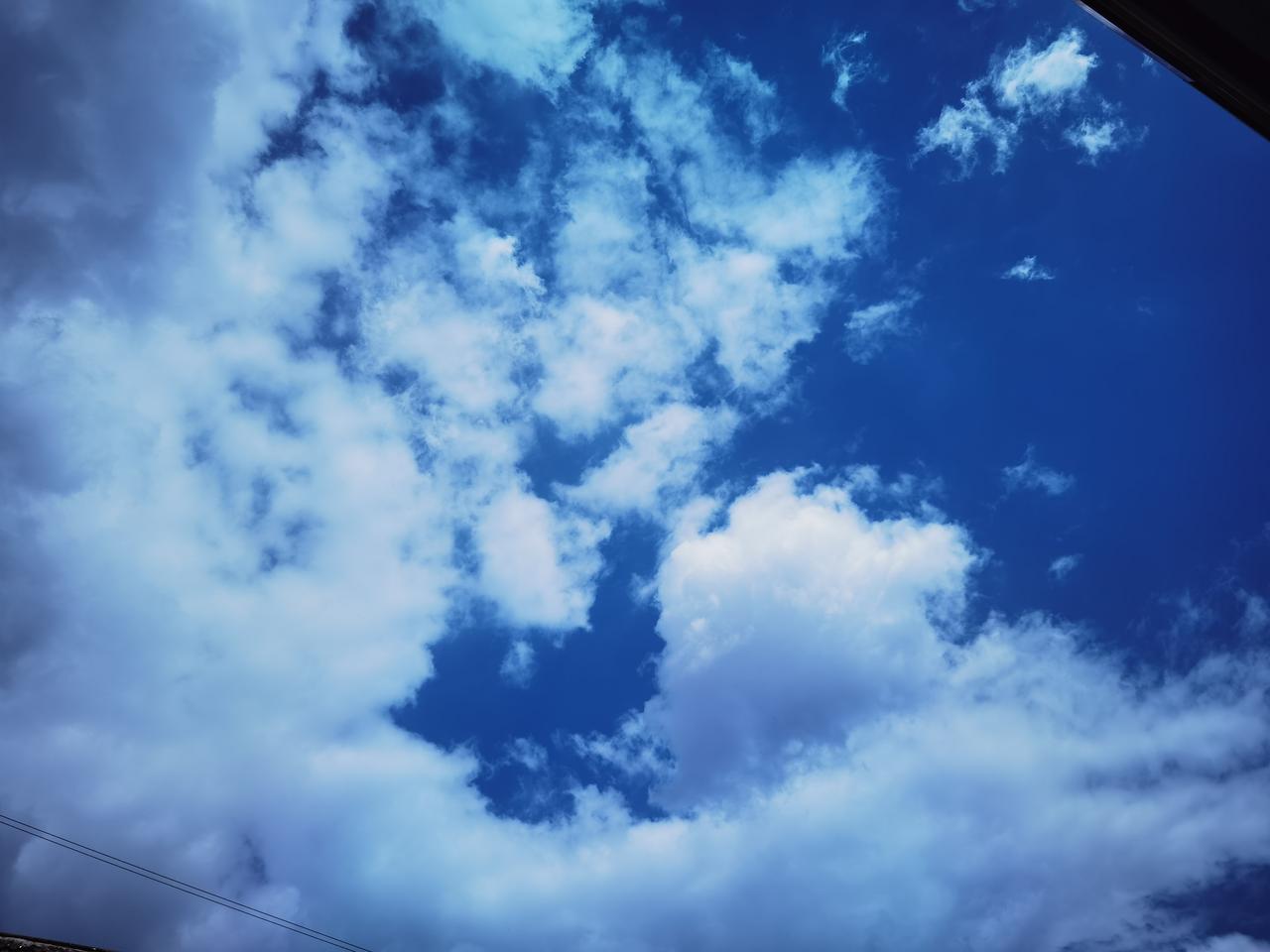 看到蓝天白云，实在忍不住就拍了几张！