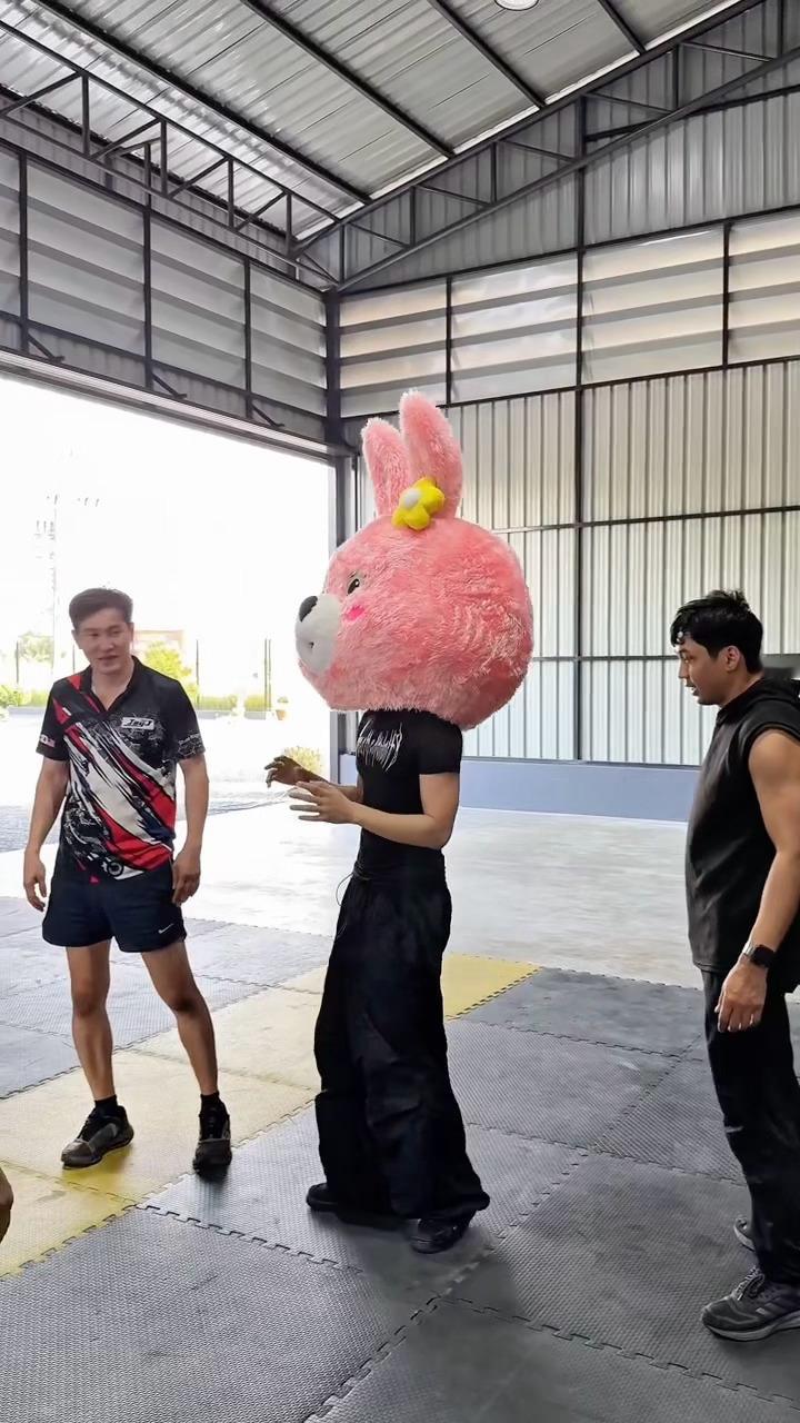 给我萌吐了。。。。这身材好绝 ​​​