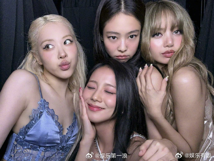 BLACKPINK九周年合照 jisoo晒照，bp9周年新合照来咯！期待下一个9